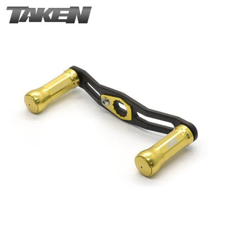 Der Taken SS Carbon Handle 85 mm verfügt über weiche, goldene SS-Aluminiumknöpfe auf einer Tuning-Carbonstange, die für Shimano & Daiwa Baitcaster entwickelt wurde. Das schwarz-goldene Design macht ihn ideal für Finesse-Setups. Marke: Taken.