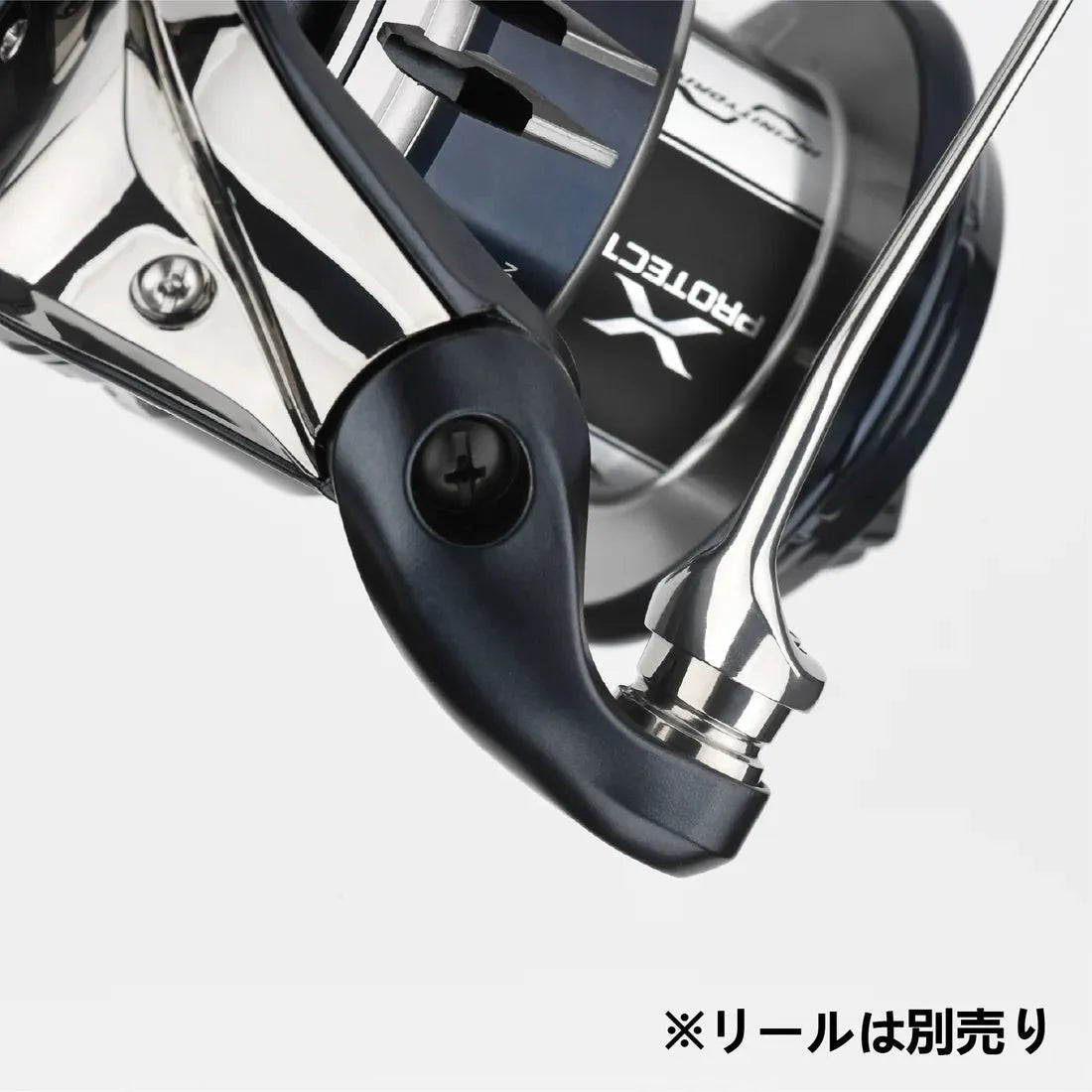 Nahaufnahme eines Gomexus Schnurlaufröllchens für Shimano SW Angelrollen, befestigt an einem Titan-Rollenkörper; Hinweis auf Japanisch: Rolle separat erhältlich. Marke: Gomexus.