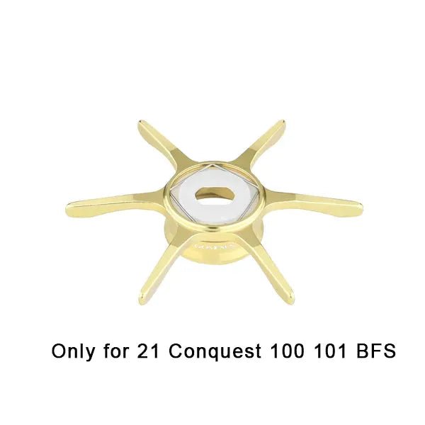 Ein goldenes Gomexus Sternbremse 60 mm Angelrollengriffteil für Shimano 22 Aldebaran BFS und 21 Calcutta Conquest 100-101 wird auf einem weißen Hintergrund dargestellt.