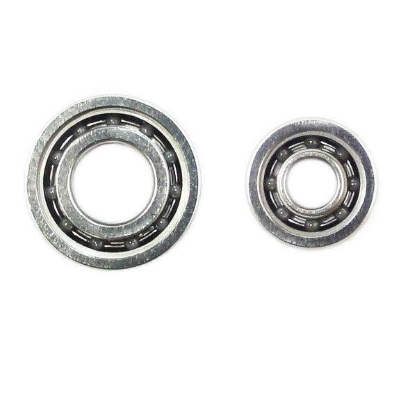 Auf weißem Hintergrund sind zwei Hedgehog Studio „Kattobi“ Keramik Kugellager (1150 & 830 Air) für Daiwa Baitcasterrollen abgebildet, wobei sich links das größere Lager und rechts das kleinere befindet.