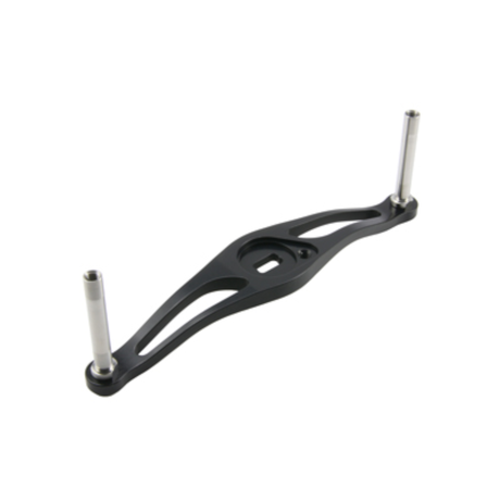 Der Avail Offset Handle STi2 für Shimano 95/100/105mm in Schwarz verfügt über eine schwarze Metallhalterung mit zwei Langlöchern und zwei aufrechten silbernen Zylinderstäben - perfekt für Angler, die ein zuverlässiges Upgrade wünschen.