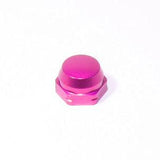 Eine glänzend rosafarbene Avail Shimano Handle Locknut M7 (Rosa) für original Shimano Kurbeln steht auf einem schlichten weißen Hintergrund.