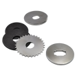 Fünf Metallscheiben und Abstandshalter vom Dragclicker | Baitcaster | Shimano von Reset Reels sind auf einem weißen Hintergrund angeordnet, darunter einer mit zahnradähnlichen Zähnen und andere mit einzigartigen zentralen Aussparungsdesigns.