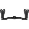 Der Gomexus 95mm Carbon Griff mit P20 Knobs ist ein silberner Angelrollengriff mit texturierten P20 Knobs und einem zentralen Befestigungspunkt, hergestellt aus Kohlefaser.