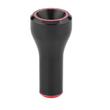 Der Gomexus Aluminium Knob 24mm kommt im frischen Black-Look mit cooler Hourglass-Form – oben extra breit, unten schlank. Gefertigt aus hochwertigem Aero-Aluminium, verpasst dir der Knob nicht nur Style am Baitcaster, sondern auch richtig guten Grip. Rote Highlights an Rand und Basis sorgen für das gewisse Extra, während die matte Oberfläche super angenehm in der Hand liegt. Perfekt für alle, die beim Tuning ihrer Rolle wirklich reißen wollen!.