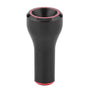 Der Gomexus Aluminium Knob 24mm kommt im frischen Black-Look mit cooler Hourglass-Form – oben extra breit, unten schlank. Gefertigt aus hochwertigem Aero-Aluminium, verpasst dir der Knob nicht nur Style am Baitcaster, sondern auch richtig guten Grip. Rote Highlights an Rand und Basis sorgen für das gewisse Extra, während die matte Oberfläche super angenehm in der Hand liegt. Perfekt für alle, die beim Tuning ihrer Rolle wirklich reißen wollen!.