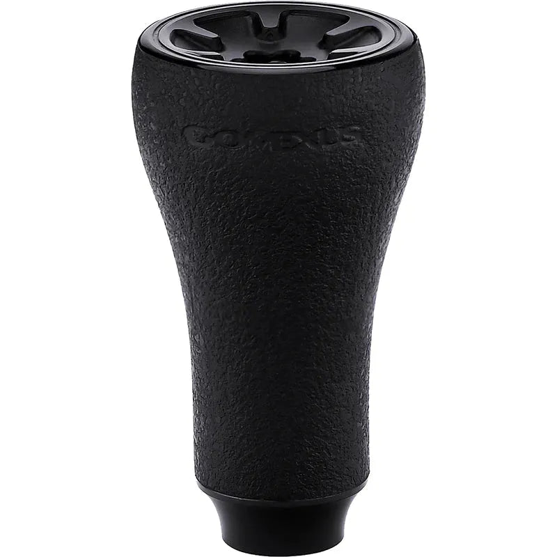 Der Gomexus P20 mm TPE-Knopf von Gomexus ist ein schwarzer, strukturierter Schaltknauf aus strapazierfähigem TPE mit leicht ausgestellter Oberseite und glatter Unterseite, abgebildet vor einem weißen Hintergrund.