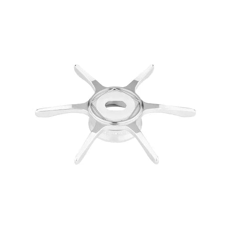 Die Gomexus Sternbremse 60 mm für Shimano Antares 19 ist ein silbernes Metallzubehör mit sechs gebogenen Armen um eine zentrale Nabe für perfekten Halt. Abbildung auf weißem Hintergrund. Marke: Gomexus.