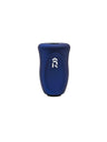 Ein blauer SLP Works RCS i-Shape Korkknopf mit einem ergonomischen Design und einem weißen Pfeil nach oben Logo auf der Vorderseite. Er hat eine glatte Oberfläche, ist wahrscheinlich aus Metall oder Kunststoff und wird vor einem weißen Hintergrund gezeigt.