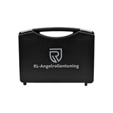 Der RL-TNG Wartungskit Werkzeugkoffer von RL-Angelrollentuning ist ein schwarzer Kunststoffkoffer mit Griff und weißem Logo – ideal zur Aufbewahrung Ihres Baitcaster-Angelrollen-Wartungskits oder Zubehörs.