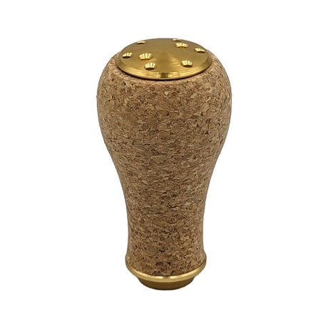 Ein Flaschenverschluss aus Goldkork und Messing mit einer abgerundeten, konischen Form und einem Messingdeckel mit mehreren kleinen Löchern, inspiriert vom SLP Works Power Light Cork Knob S von SLP Works.