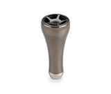 Der Taken A7 Knob 50mm, ein Tuning-Knauf aus Rotguss-Aluminium von Taken für Shimano- und Daiwa-Rollen, zeichnet sich durch eine metallische Kegelform mit einem glänzenden Finish und einer schwarzen Vier-Speichen-Oberseite aus - ideal zum Aufrüsten Ihrer Angelrollen.