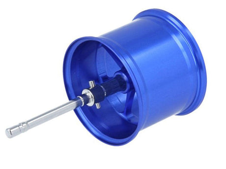 Knallblaue, zylindrige Metallspule für Shimano 21 SLX BFS – perfekt zum Reel-Tuning! Die stylische Microcast Spule ist sauber verarbeitet und sitzt auf einer silbernen Achse. Top Qualität à la Avail – ideal für alle, die ihre Angelrolle upgraden wollen!