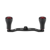 Der Gomexus 95mm Carbon Handle mit P20 Knobs von Gomexus verfügt über rote P20 Knobs auf einer schwarzen Metallplatte mit einem zentralen Befestigungspunkt.