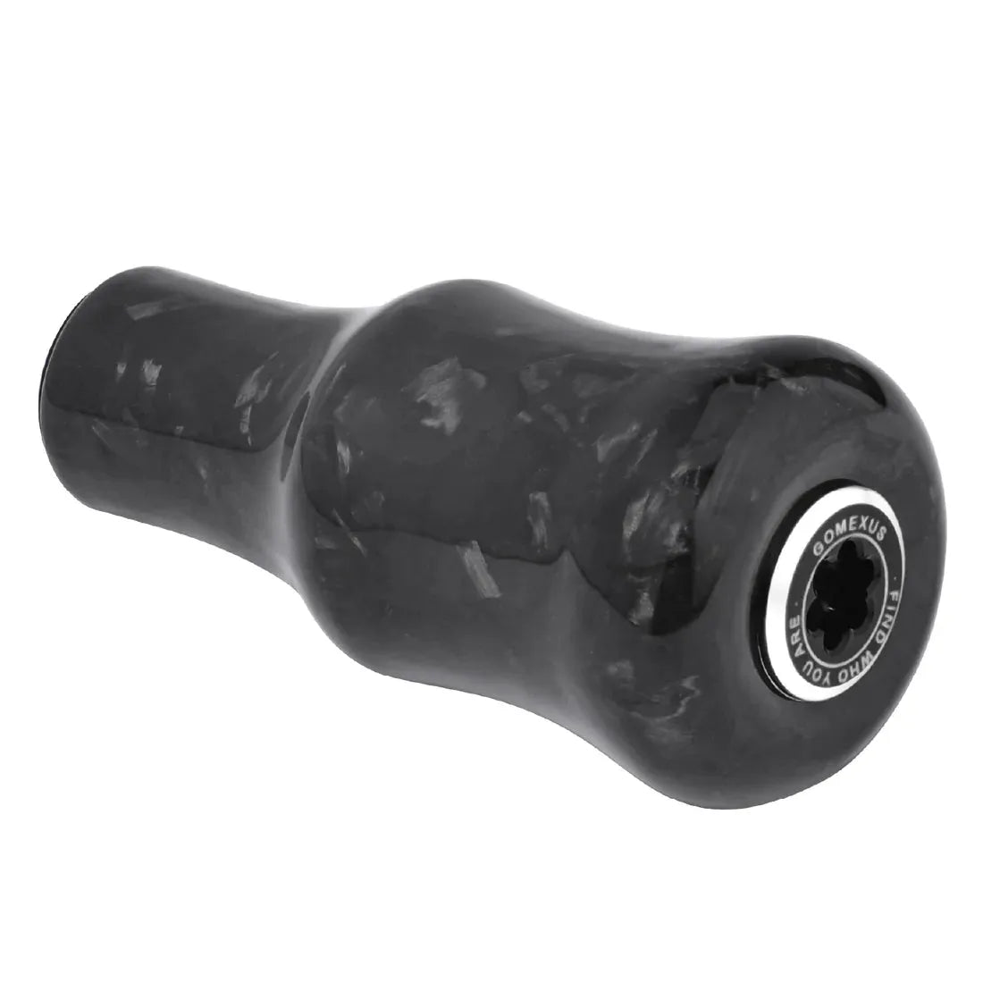 Der Gomexus Carbon Forged F24 Knob ist ein schwarzer, konturierter Angelrollen-Kurbelknopf mit ergonomischem Design, glänzender Marmoroberfläche und einem sichtbaren Metalllager mit der Aufschrift „Gomexus“ an einem Ende.