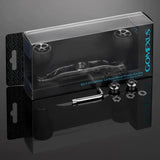 Ein verpackter Gomexus Crank 120mm Handle mit 30 mm TPE-Knöpfen (7x4mm) von Gomexus wird mit Montageteilen und einem Werkzeug daneben auf einer reflektierenden schwarzen Oberfläche präsentiert, geeignet für Baitcasting- oder Spinnrollen.