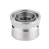 Ein Gomexus Schnurlaufröllchen für Shimano SW Angelrollen, ein zylindrisches Teil aus Edelstahl mit hohler Mitte und geriffeltem Design von Gomexus, ist vor einem weißen Hintergrund abgebildet.