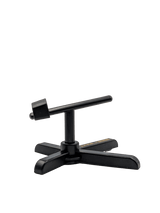 Der RL-Angelrollentuning Röllenständer DK | Reel Stand ist ein schwarzer, verstellbarer Tischständer mit beschwertem Fuß und kurzer Montagestange, abgebildet auf schlichtem weißem Hintergrund. Er dient gleichzeitig als Angelrollenständer.