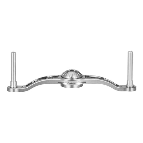 Der Gomexus Aluminiumgriff | ohne Knöpfe (7x4mm) von Gomexus ist eine silberfarbene Halterung mit zwei aufrecht stehenden zylindrischen Stangen und einem zentralen kuppelförmigen Bauteil, dargestellt vor einem weißen Hintergrund.