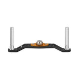 Der Gomexus Kurbelgriff 85 mm Carbon ohne Knöpfe (7 x 4 mm), eine schwarz-orange Metallhalterung mit zwei vertikalen silbernen Stangen und einer zentralen erhabenen Kuppel, passt auf Shimano-Rollen und Gomexus-Kurbelgriffe; Vorderansicht auf Weiß dargestellt.